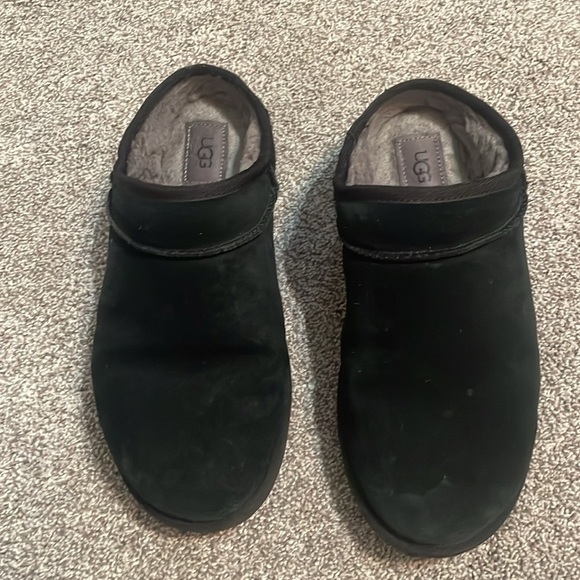 Ugg Classic Shearling Suede Slipper - Picture 2 of 11